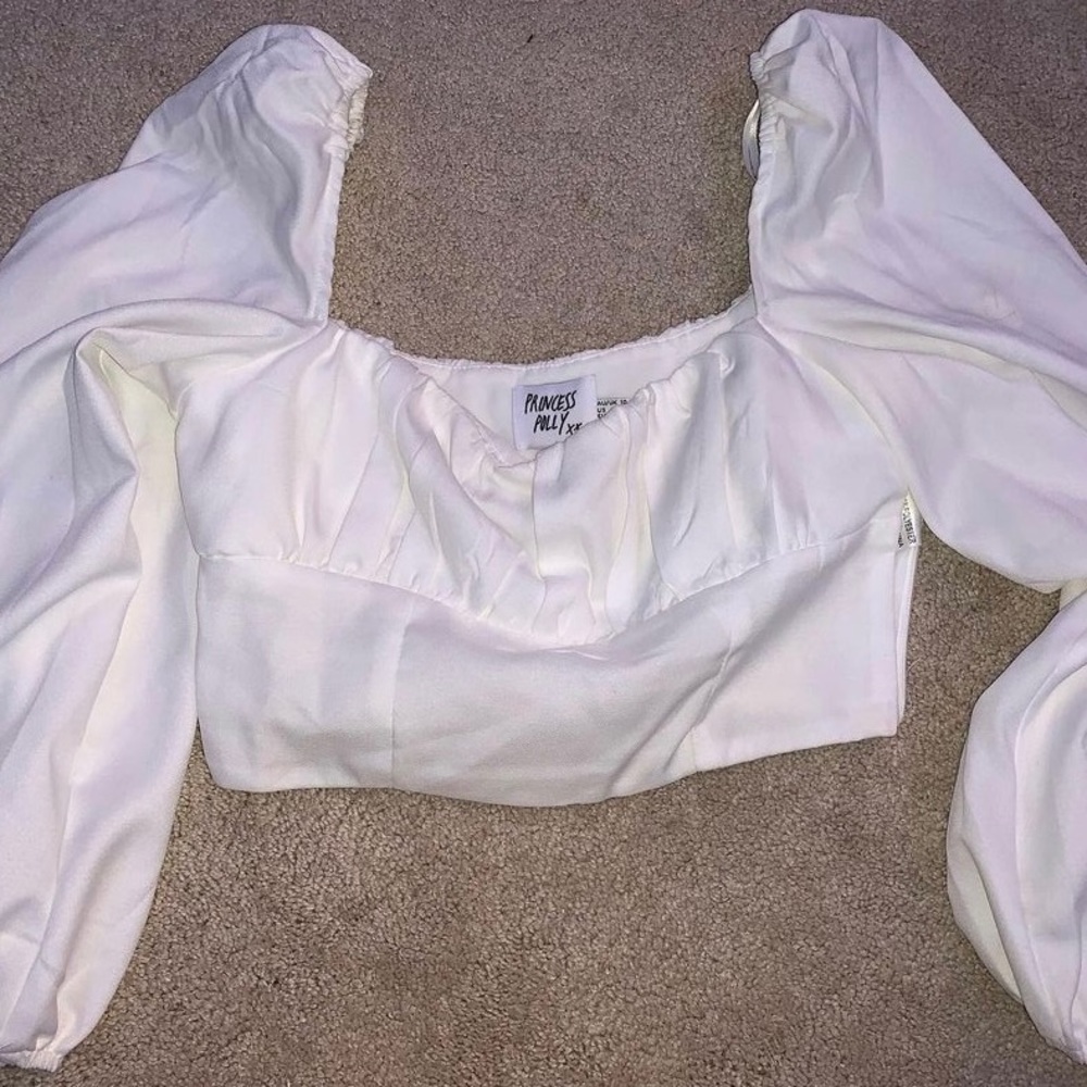 Brand is princess Polly. Size US 6 which is a medium. Barely worn. Color white